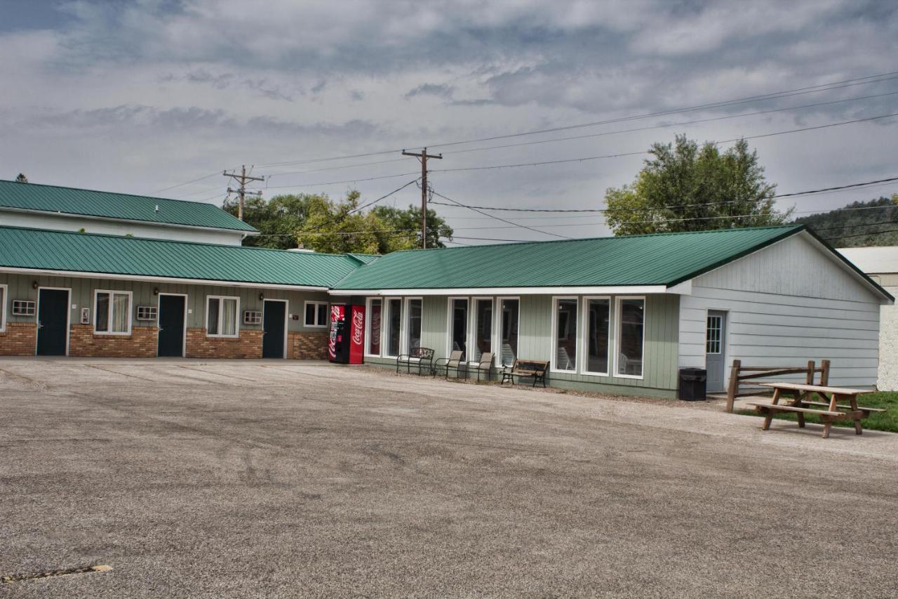Deer Lodge Motel Sundance Extérieur photo