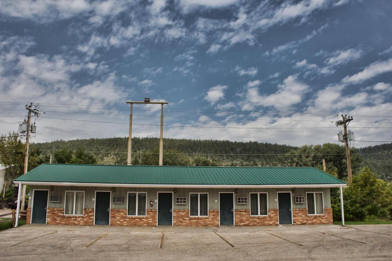 Deer Lodge Motel Sundance Extérieur photo