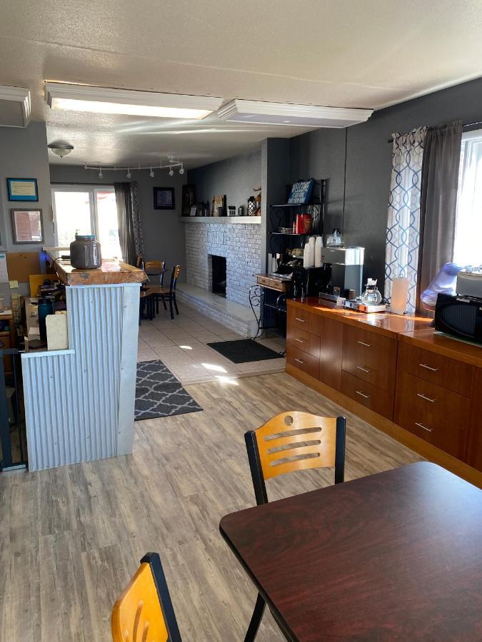 Deer Lodge Motel Sundance Extérieur photo