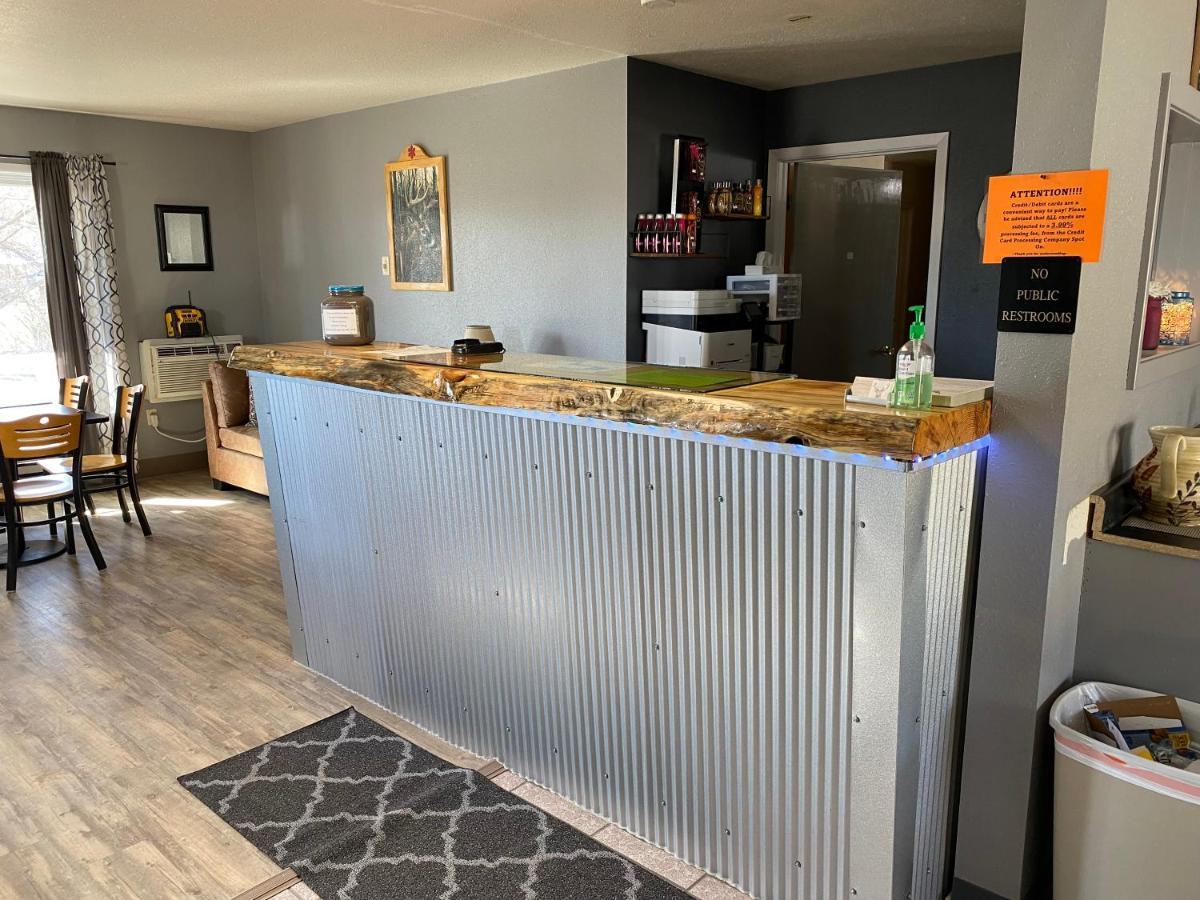 Deer Lodge Motel Sundance Extérieur photo